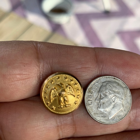 Waterbury replacement button - Picture 1 of 3